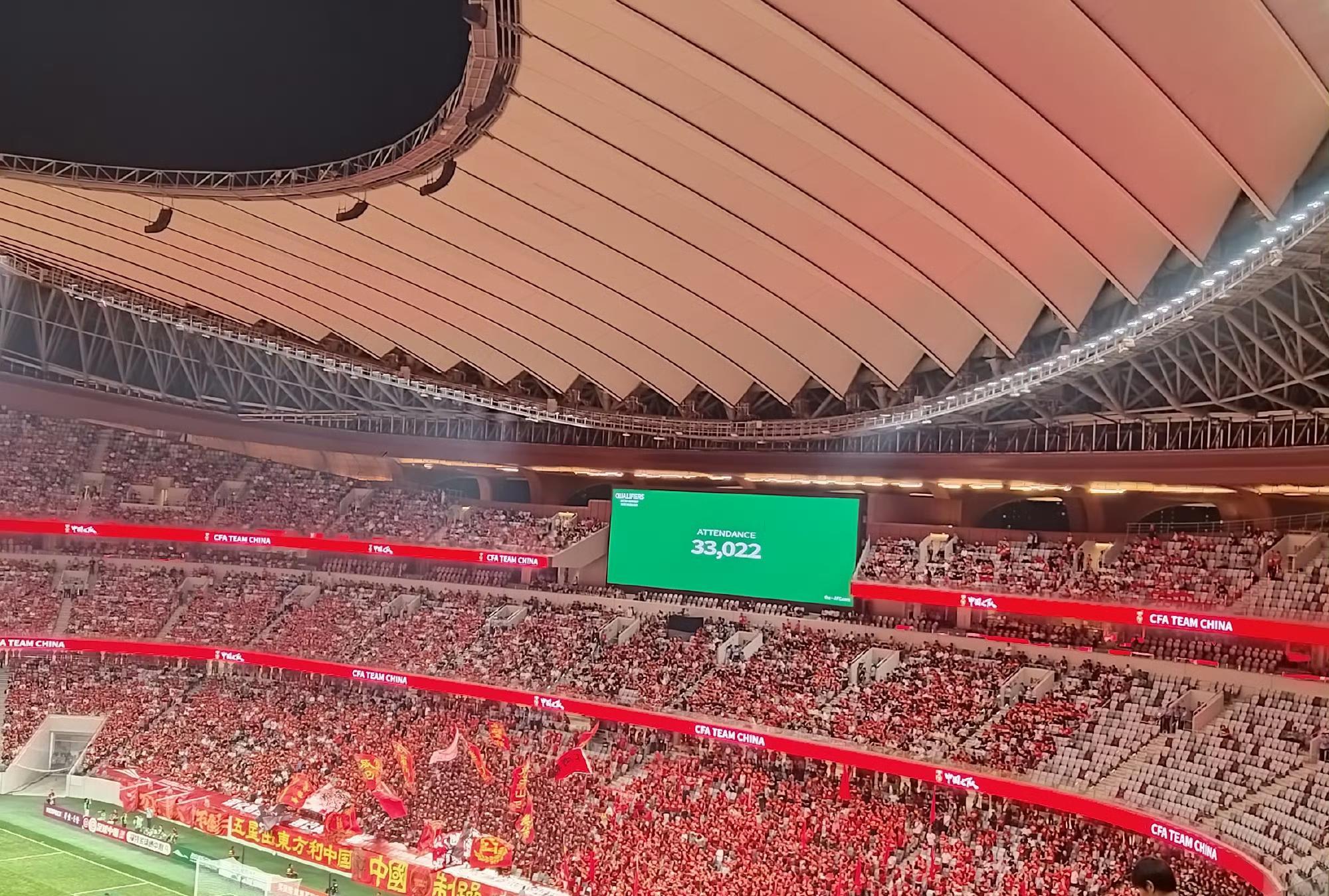 九游体育APP-意甲关键时刻再迎强敌；广州队迎来里程碑；主帅态度——质疑声仍在；轮换策略成焦点