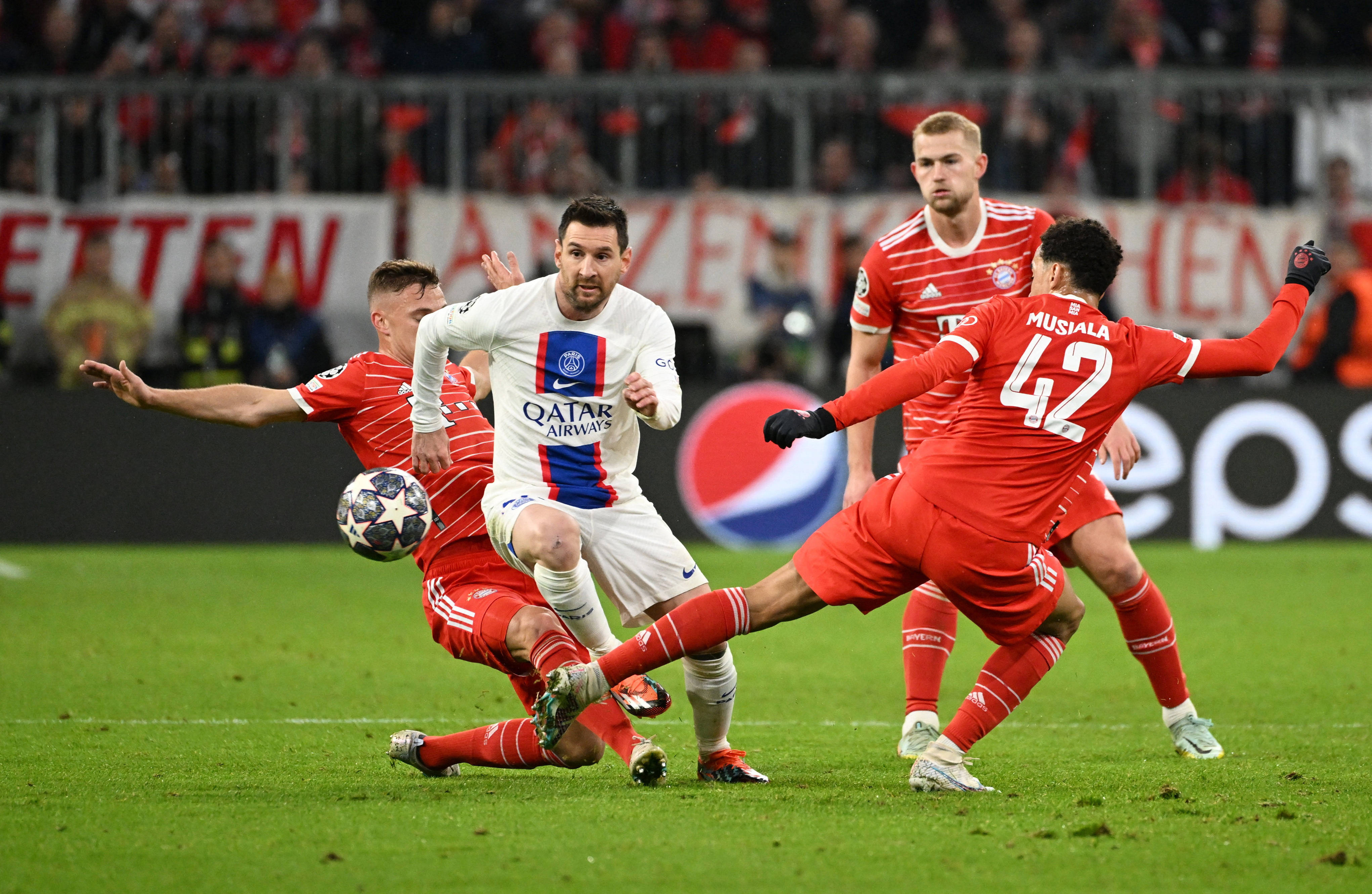 九游体育-关键时刻体能课后，巴黎圣日耳曼再遭质疑备战国王杯，气氛紧张，训练强度明显提升