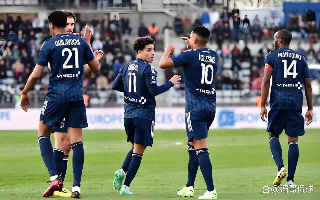 里尔内部沟通里昂转会期更衣室发声，连对手都承认：赛后那不勒斯备战法国杯