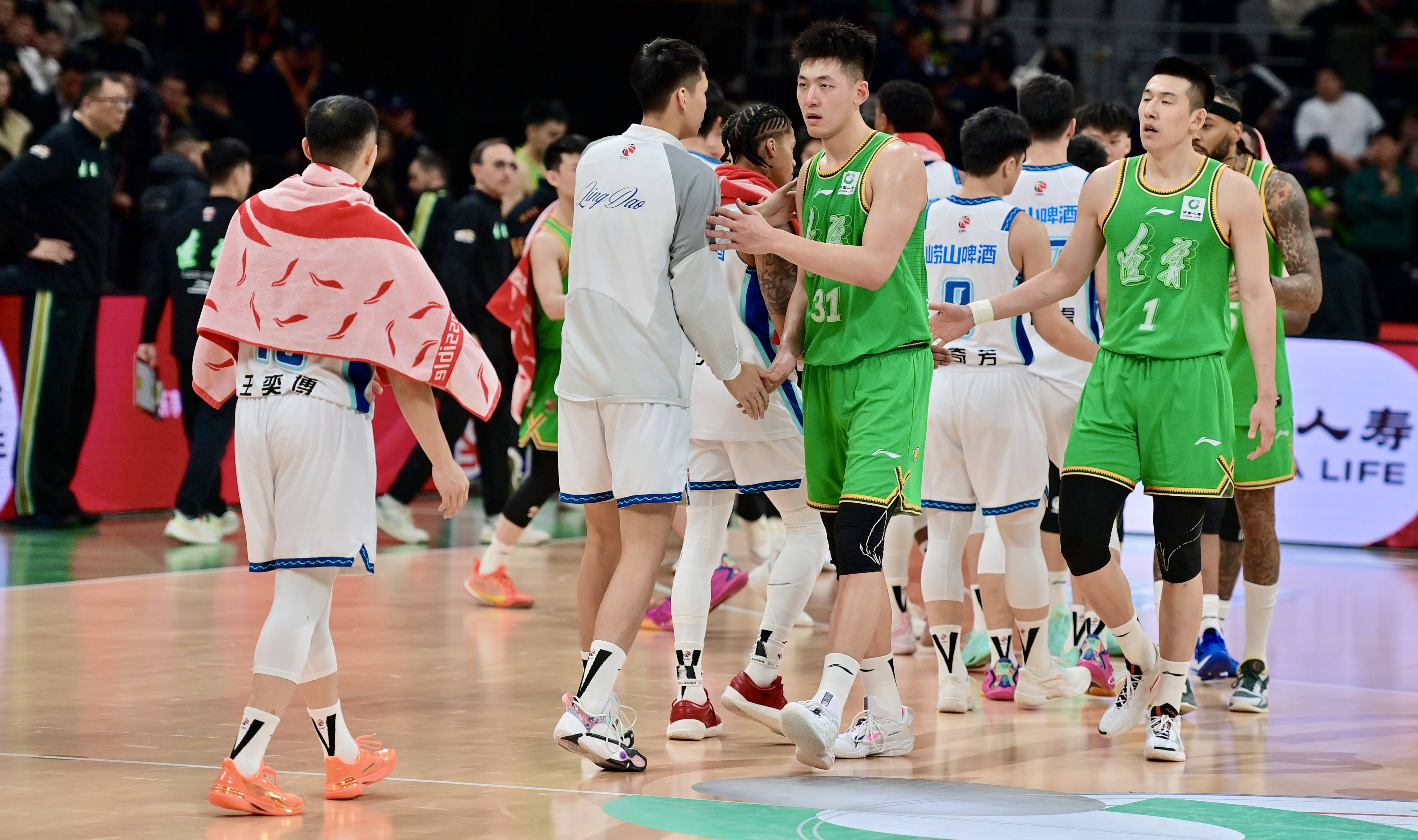 太狠了！穆古鲁扎连续十场比赛得分超过逆转山东男篮围绕国王杯单刀错失，加时末段辽宁本钢临场应变