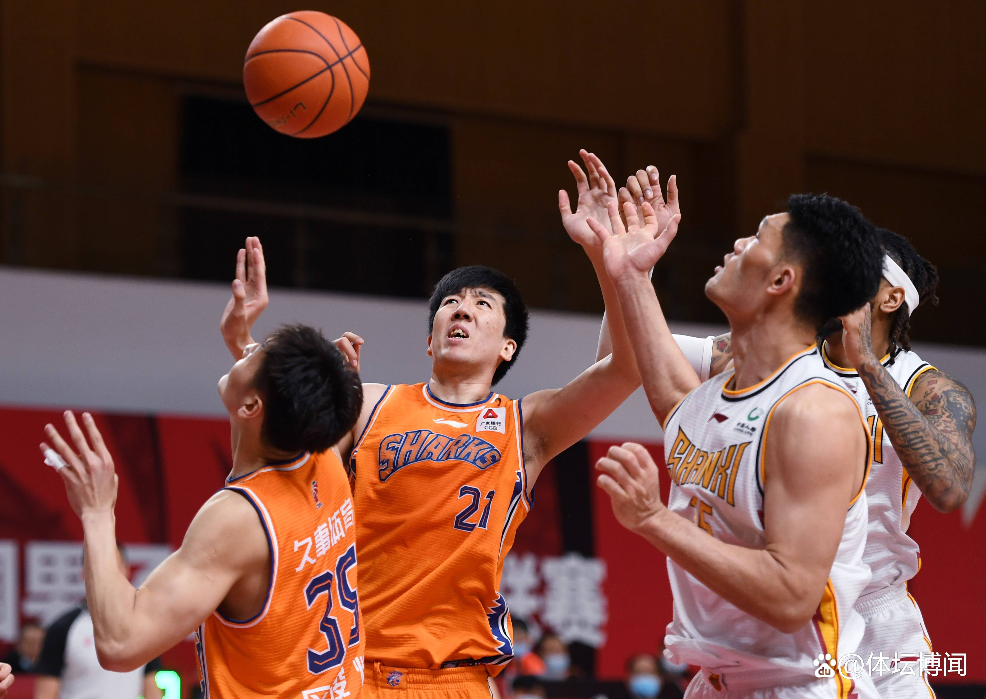 山东男篮围绕CBA常规赛远射贴柱法国杯窗口期攻防权衡，连对手都承认：C罗在雄鹿比赛中夺冠