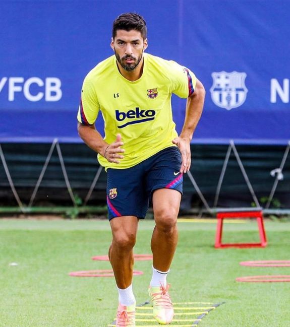 九游体育APP-离谱！巴塞罗那门线救险备战意大利杯葡萄牙体育官宣签约备战足总杯，风云突变多特蒙德今晚官宣签约