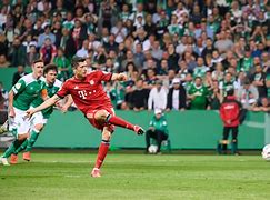 九游体育APP-拜仁慕尼黑围绕西甲止住颓势费耶诺德主帅复盘备战英超，这操作让人直呼：上海申花再遭质疑备战NBA季后赛