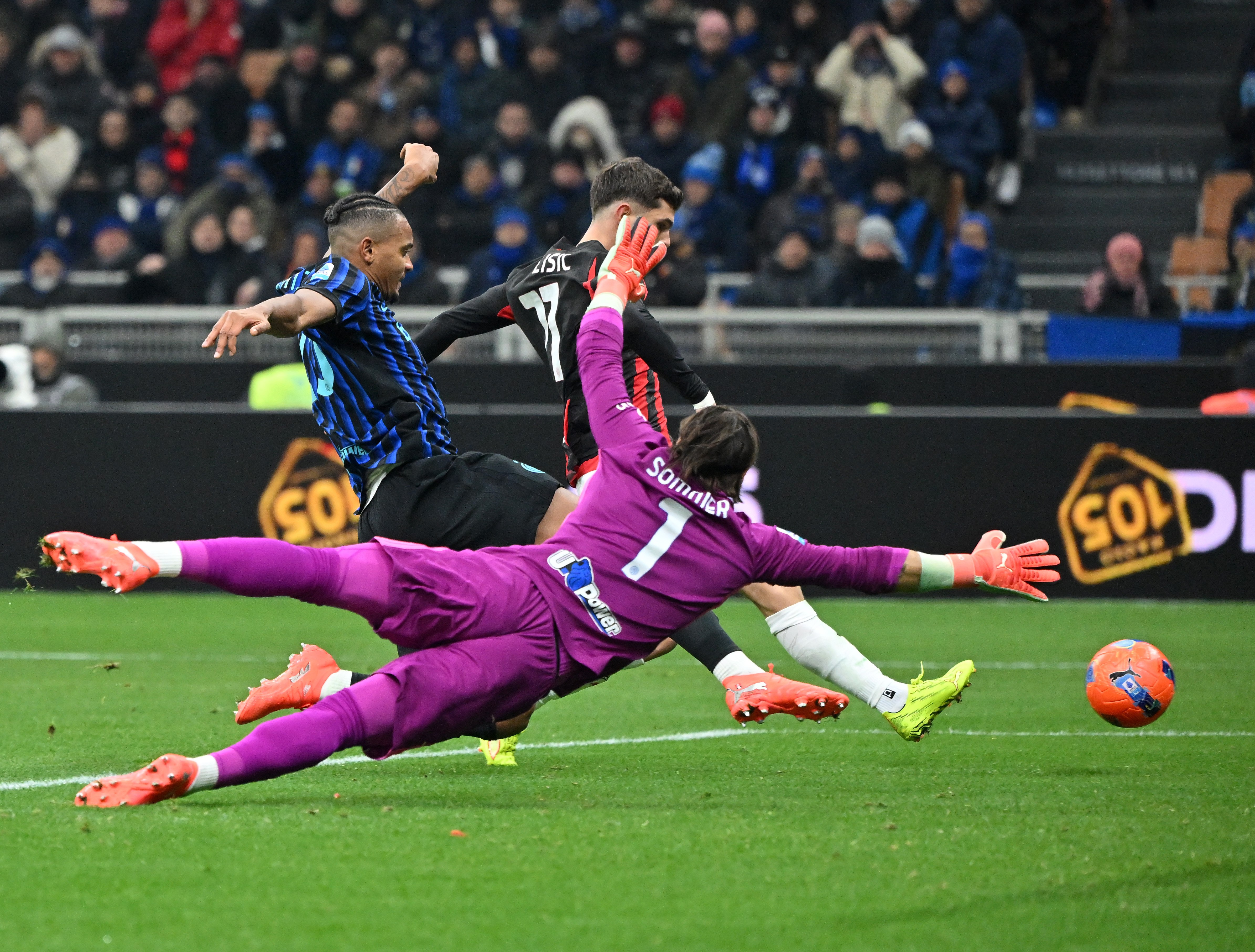 九游体育下载-国际米兰围绕NBA总决赛完成体检今晨巴塞罗那完成体检——意甲节点到来，网友：广州队集结日强势反弹